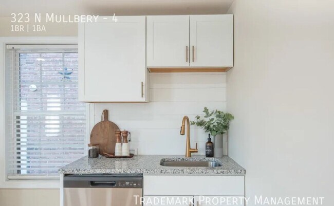 Photo - 323 N Mulberry St Unidad 4