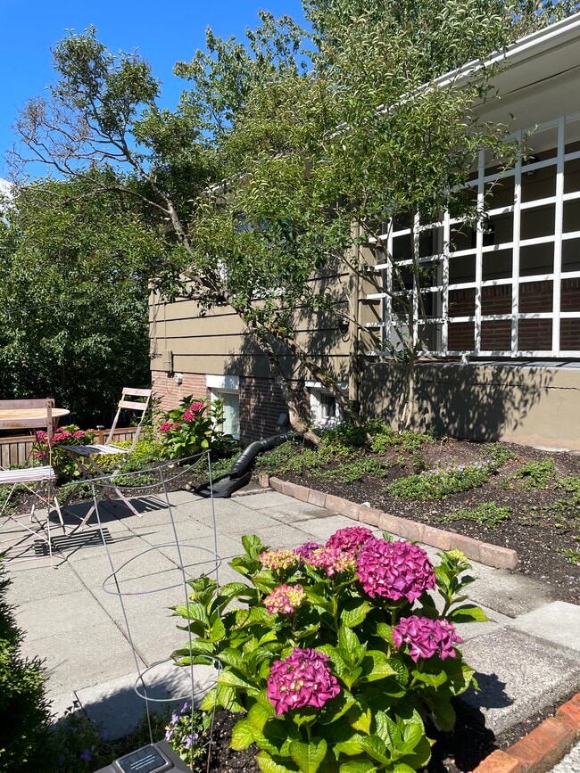 Building Photo - 2934 2nd Ave N Unit 2934