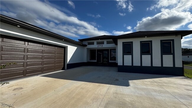 Building Photo - 2713 17th St SW