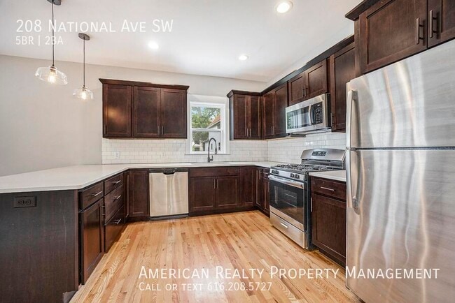 Photo - 208 National Ave SW