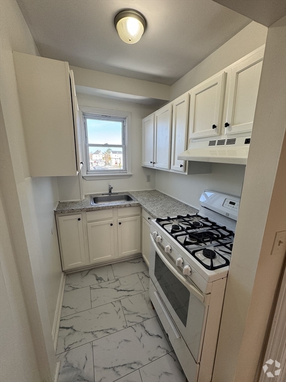 Building Photo - 11 Harmony St Unit 2 Rental