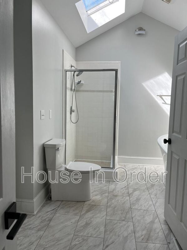 Photo - 127 W Chestnut St