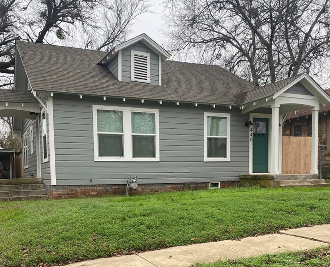 Cute house near downtown entertainment - Cute house near downtown entertainment