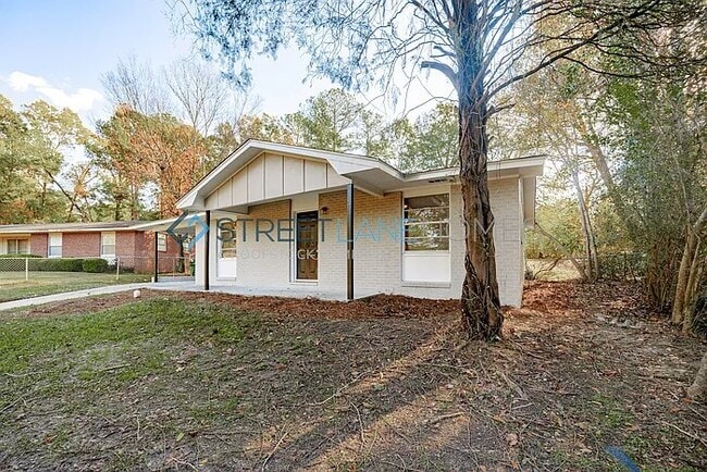 Photo - 2230 Danbury Dr