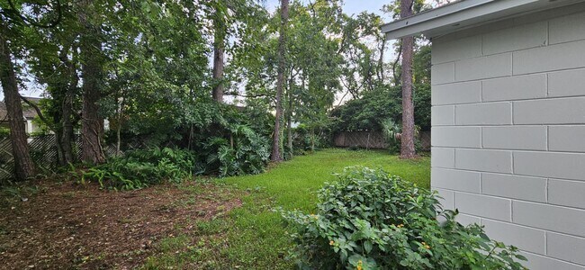 Photo - 8455 Frost St N