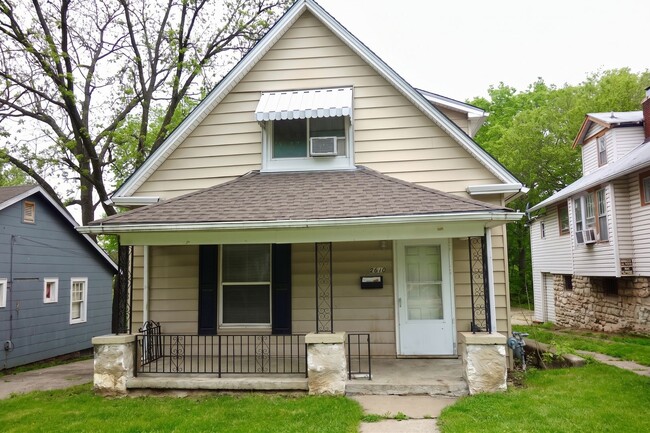 Building Photo - 2610 Quincy Ave