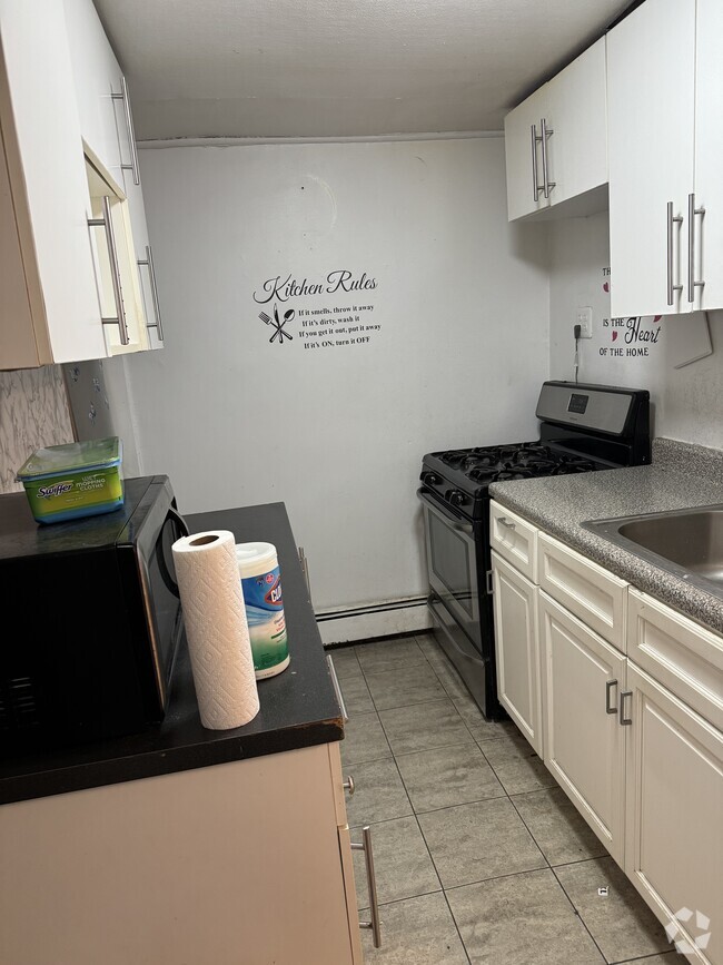 Building Photo - 3235 Corlear Ave Unit 1 Rental