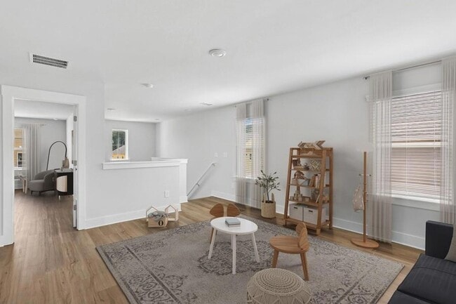 Photo - 1575 Cedars Rd