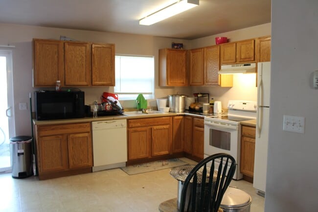 Photo - 2521 Meadow Cir