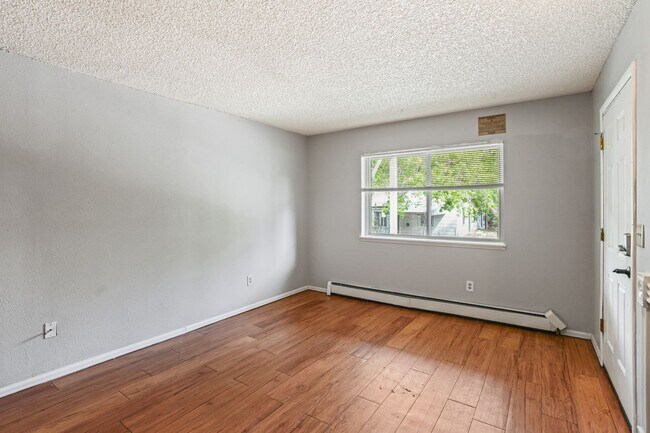 Photo - 1631 19th St Unit #4