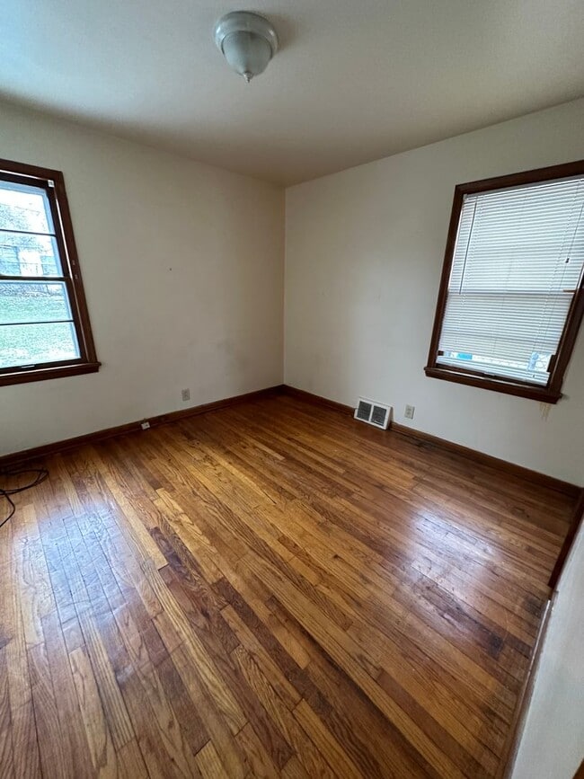 Photo - Cleveland East Side Single