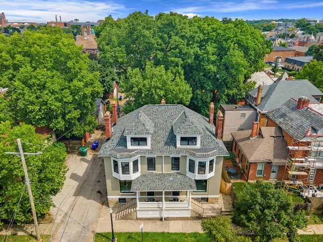 198 W 6th Ave