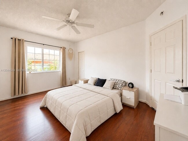 Photo - 2027 SE 10th Ave