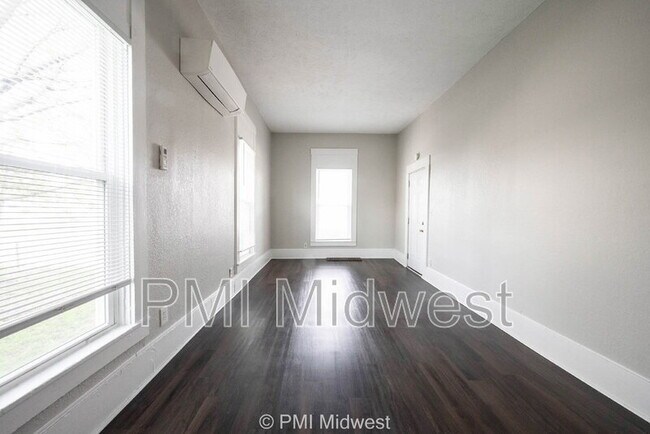 Photo - 611 N Main St Unidad 2