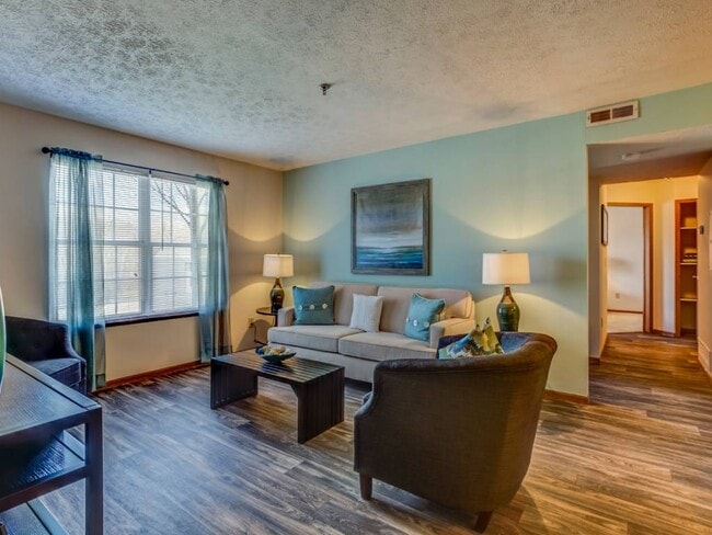 Lake Forest Apartments