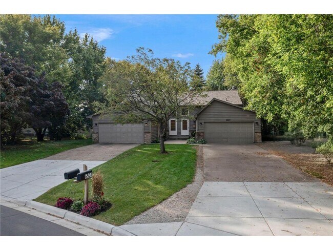 Photo - 5535 Lindsay St