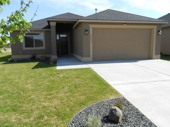 Building Photo - 3 bd. 2 bath Rambler Available November 10!