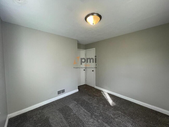 Photo - 13131 Parrish Ave