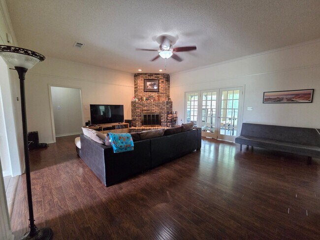 Photo - 1140 Allison Dr