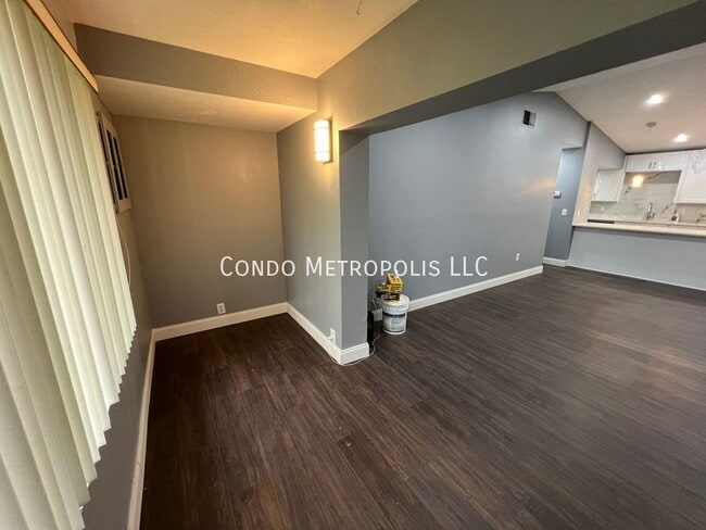 Photo - 5039 Vineland Rd