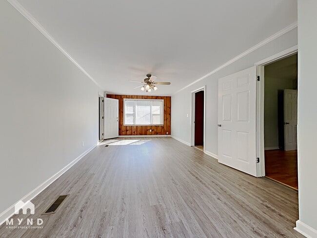 Photo - 906 5th Ave SW