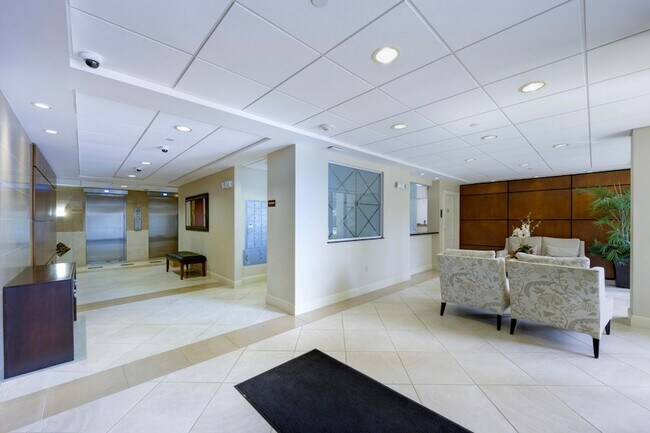 4200 N Ocean Dr Unidad 2-405
