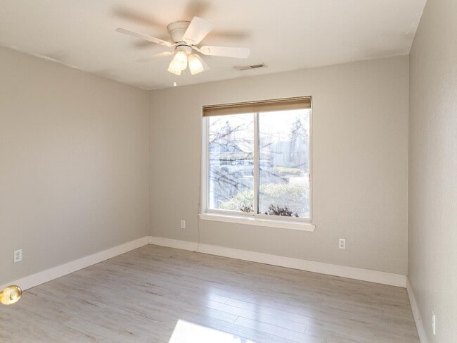 Photo - 1563 S Oakdale Ave
