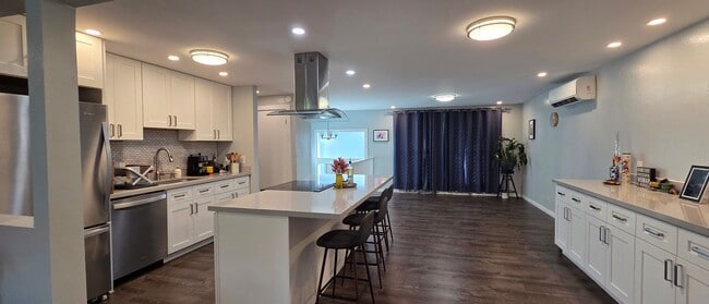 Photo - Mililani Town - Modern and spacious Four B...