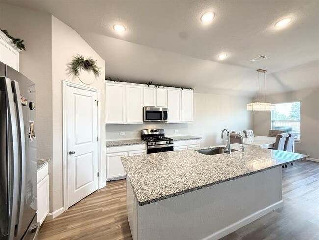 142 Periwinkle Ln