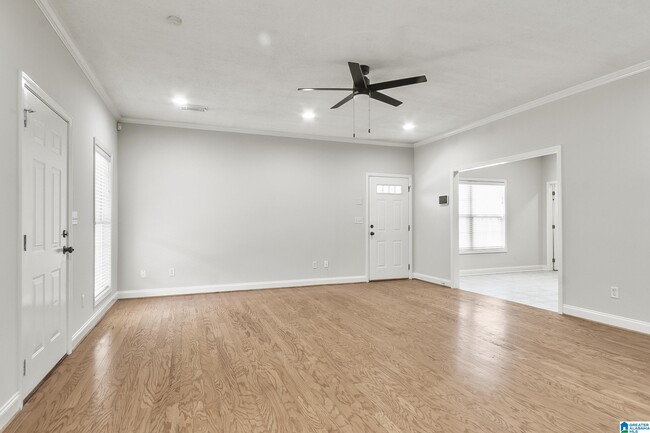 Photo - 1504 26th Ave E