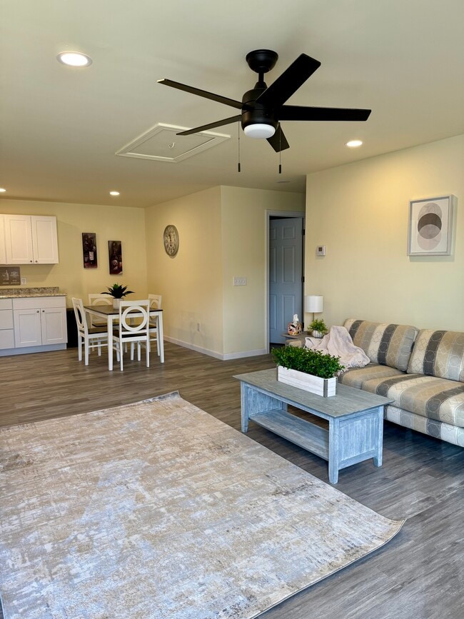 Photo - 420 Hancock St Unit A