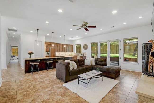 Photo - 1006 Lipan Trail