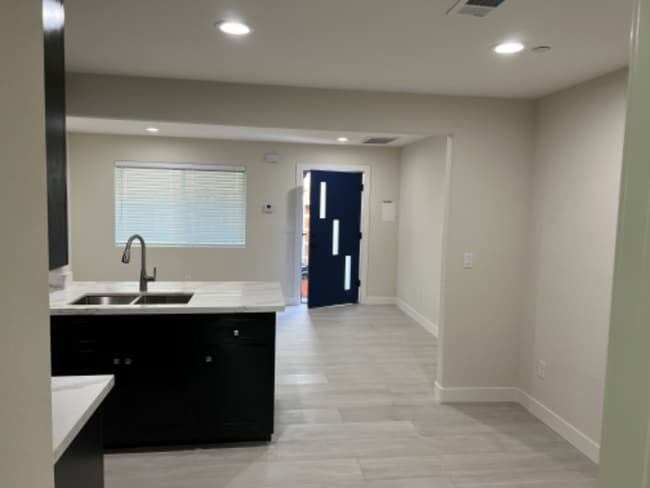 Photo - 954 J St Unit 2