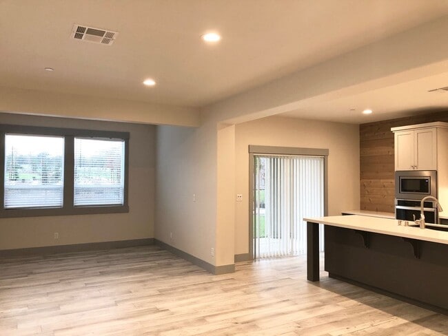 Photo - Lovely Home in New Community 10 min North of Redding!