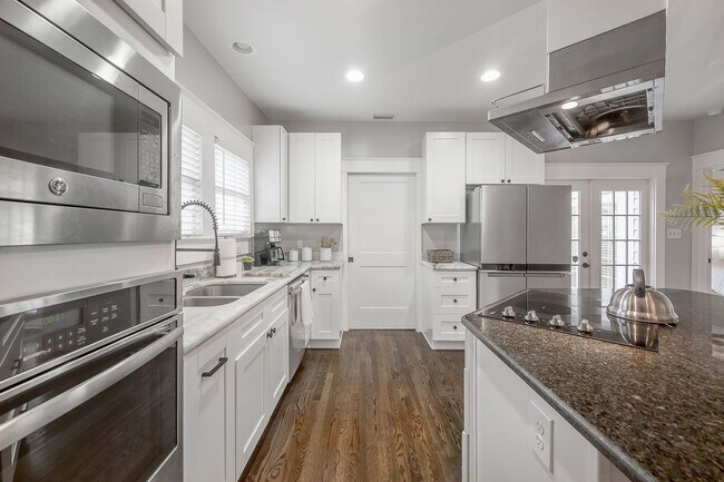 213 W Frierson Ave