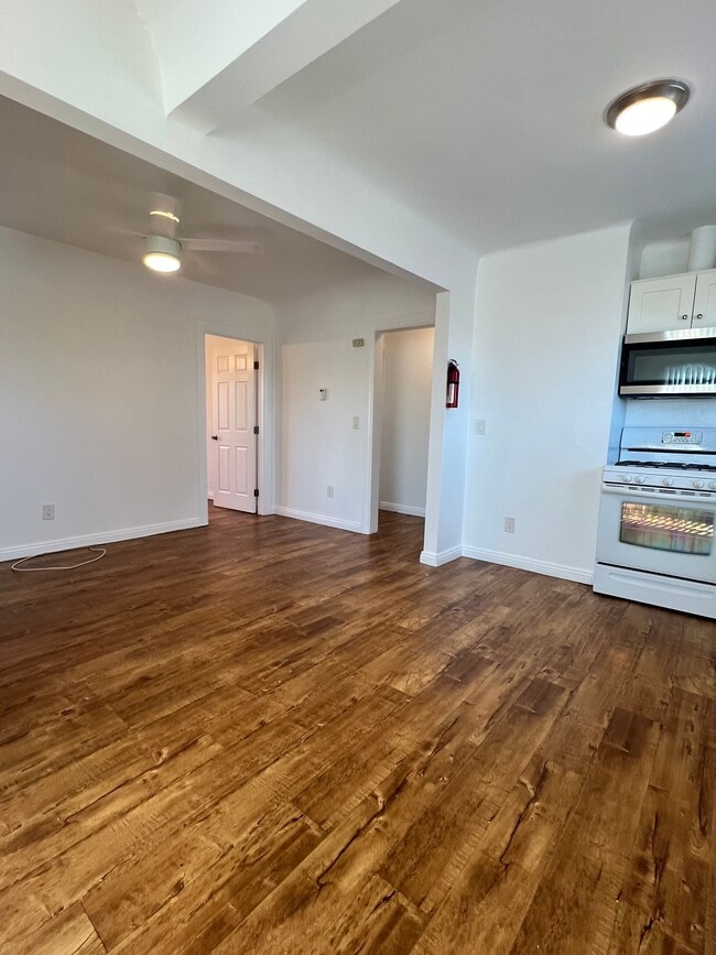 Photo - 4172 S Hobart Blvd Unidad 4172