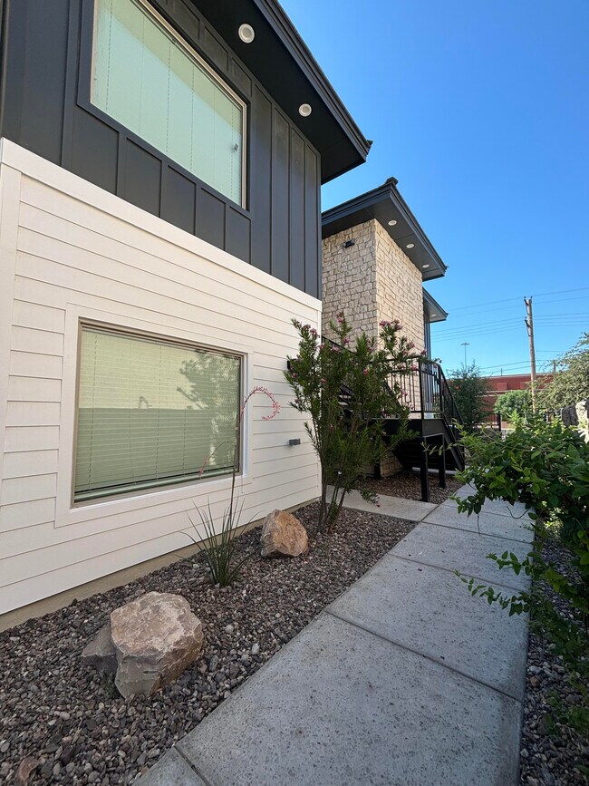 3811 Pera Ave Unit 2bedroom