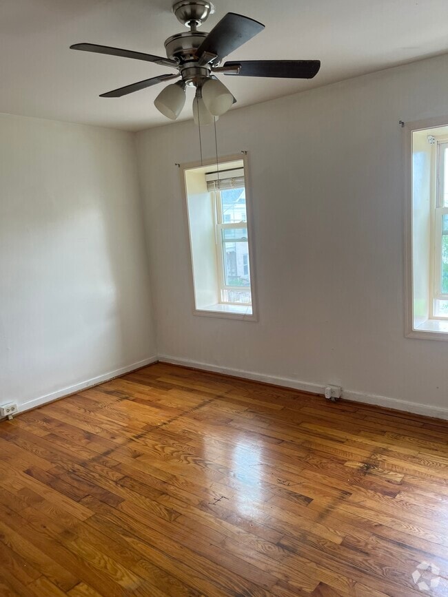 Building Photo - 53 E Wood St Rental