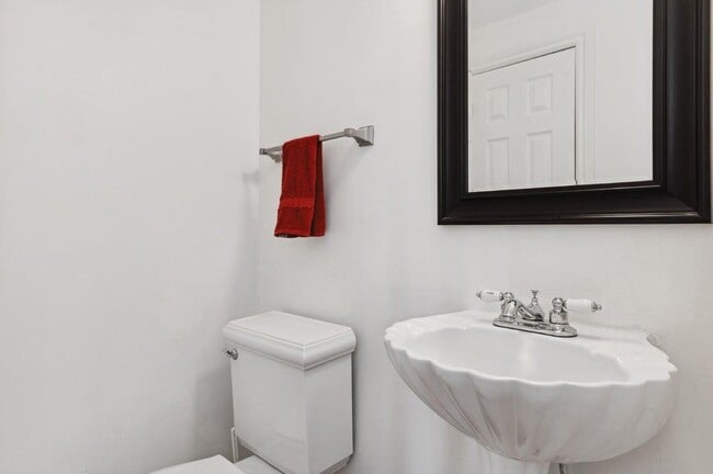 Photo - 1416 NE 4th Ct