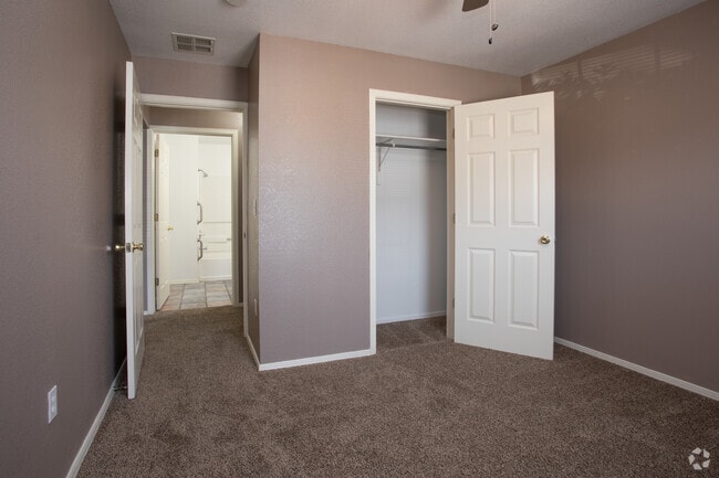 2BR, 1BA - 815SF - Colony Mesa Apartments
