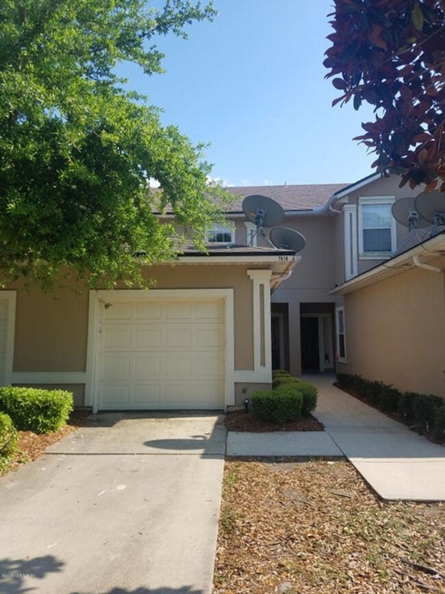 Cute townhome ready to move in - Cute townhome ready to move in