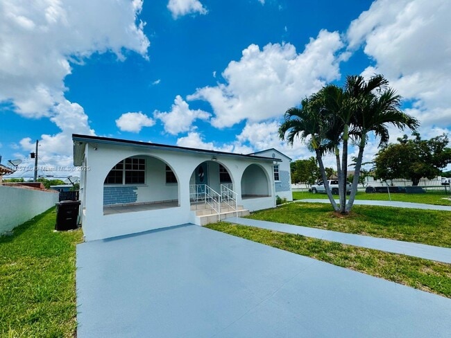 Photo - 115 W 37th St Casa