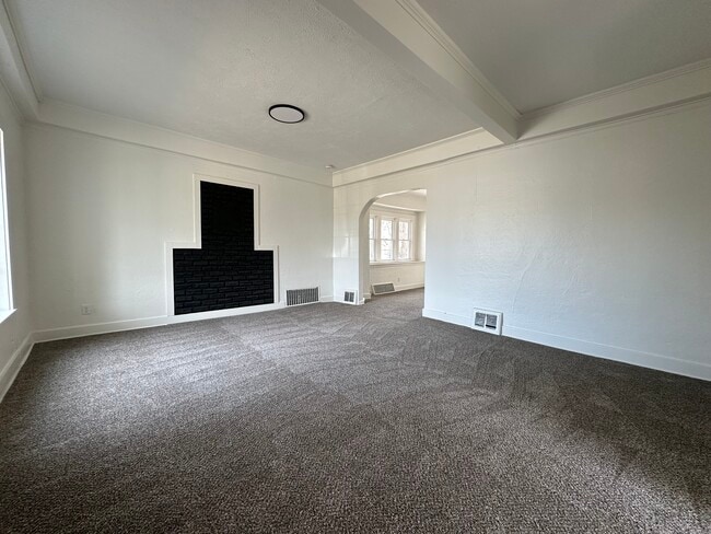 Photo - 3827 Parker St