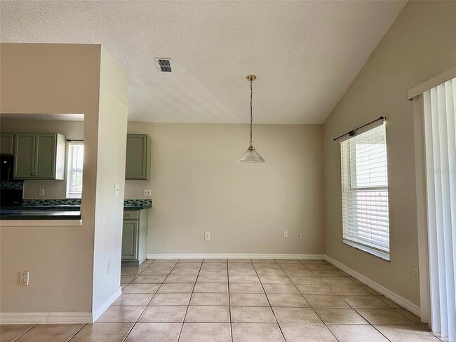 Photo - 579 Rouzer St