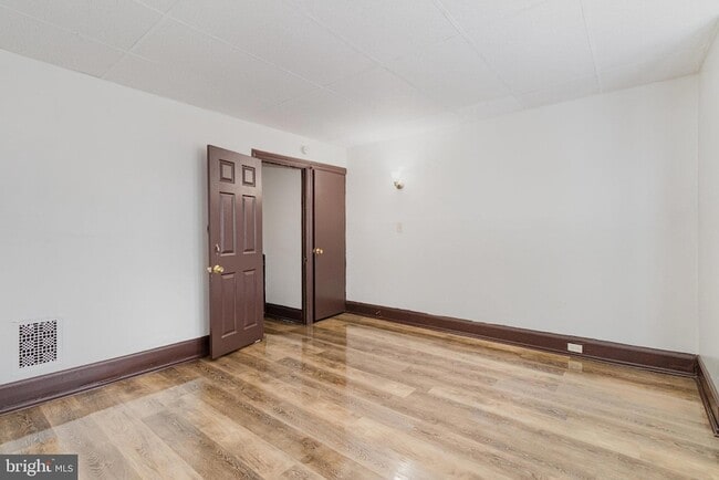 Photo - 1353 Howard St