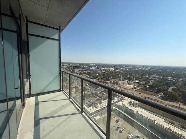 Building Photo - 610 Davis St Unit 2201