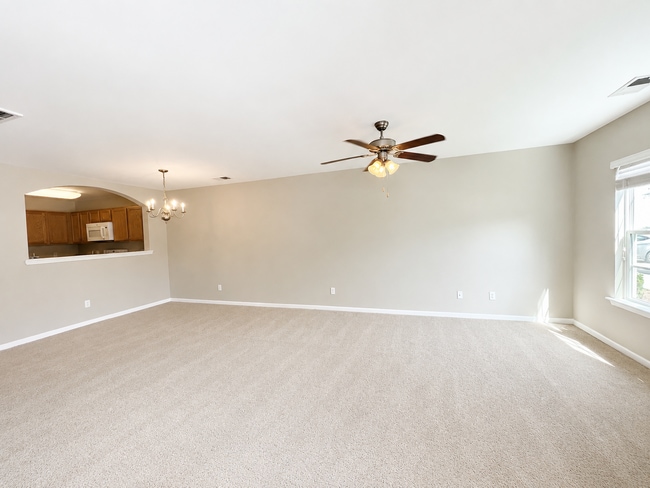 Building Photo - 2 bedroom 2.5 bath townhome in Spring Lakes