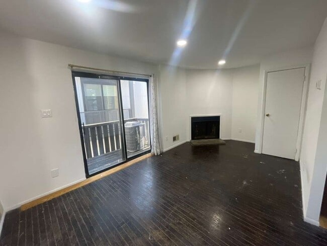 Photo - 308 W Wildey St Unit 2