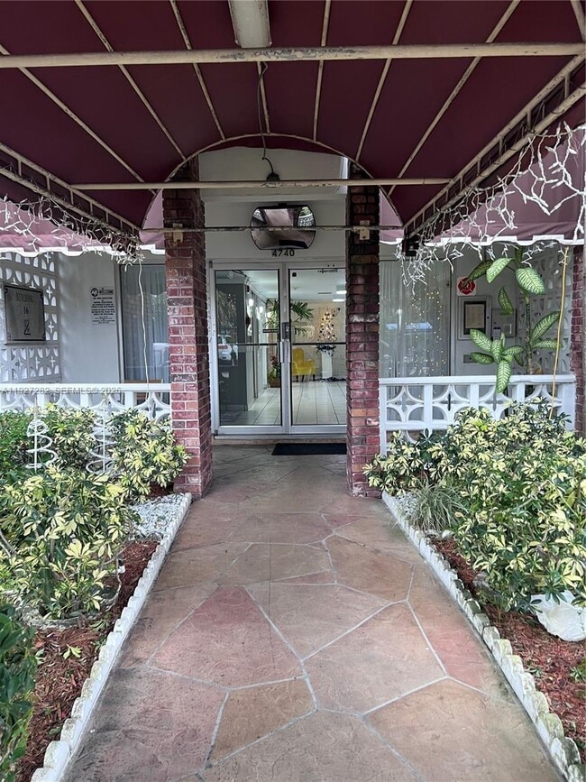 Photo - 4740 NW 21st St Unit 4P