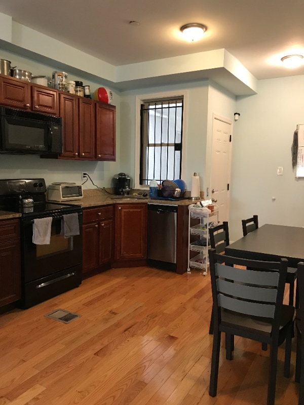 Photo - 1434 Willington St